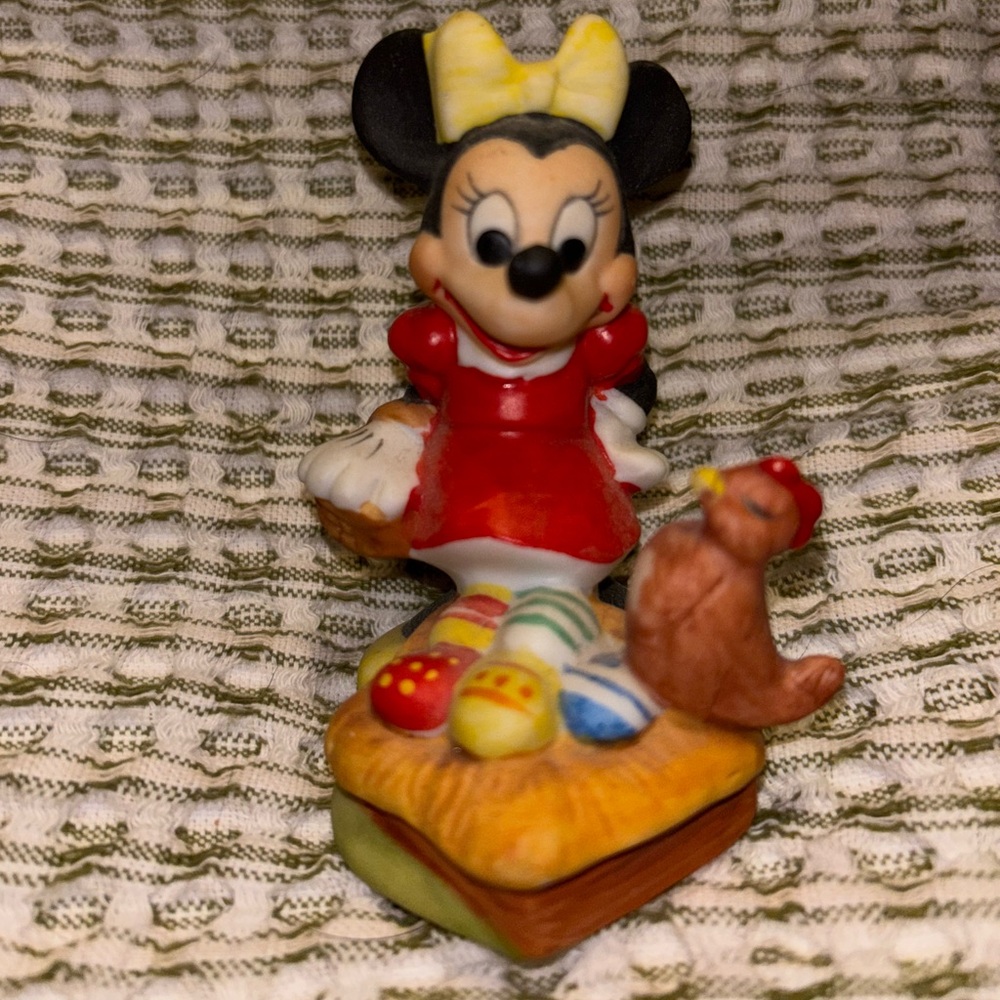 Vintage Walt Disney Productions Minnie Mouse with Chicken Porcelain Figurine
